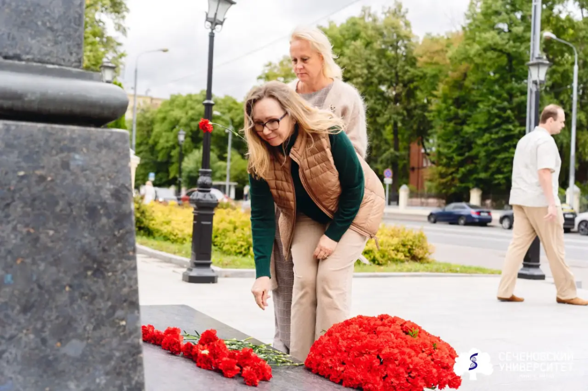 Уважение, память и лекарство от забвения: в Сеченовском Университете отметили 197 лет со дня рождения Ивана Сеченова
