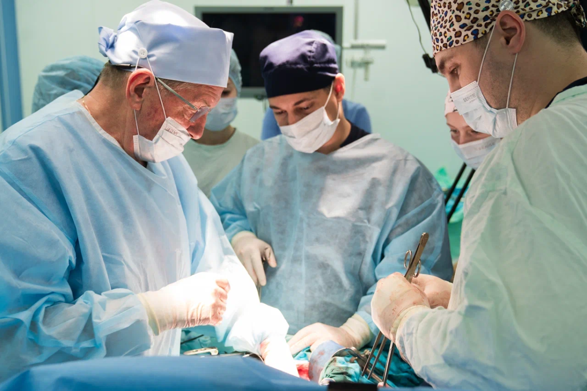 Онкопроктологи Сеченовского Университета впервые в России изучают эффективность расширенной лимфодиссекции при раке ободочной кишки