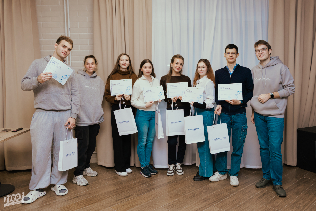 Новые скиллы и важные инсайты. Сеченовский Университет провел выездной хакатон Sechenov Tech
