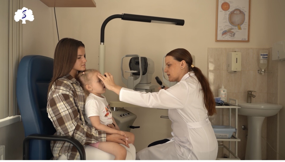 В Сеченовском Университете предотвращают опасные осложнения редких болезней глаз у детей