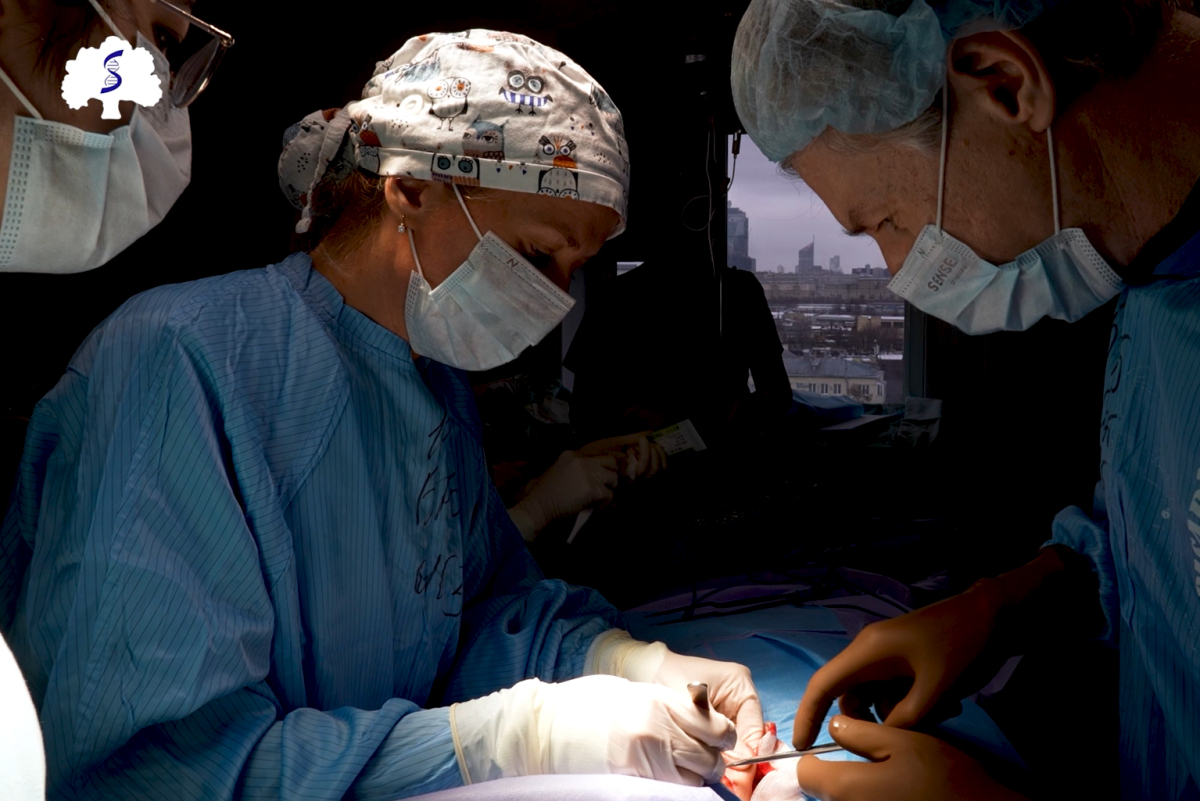 Онкохирурги удалили опухоль щитовидной железы с метастазами, применив нейромониторинг