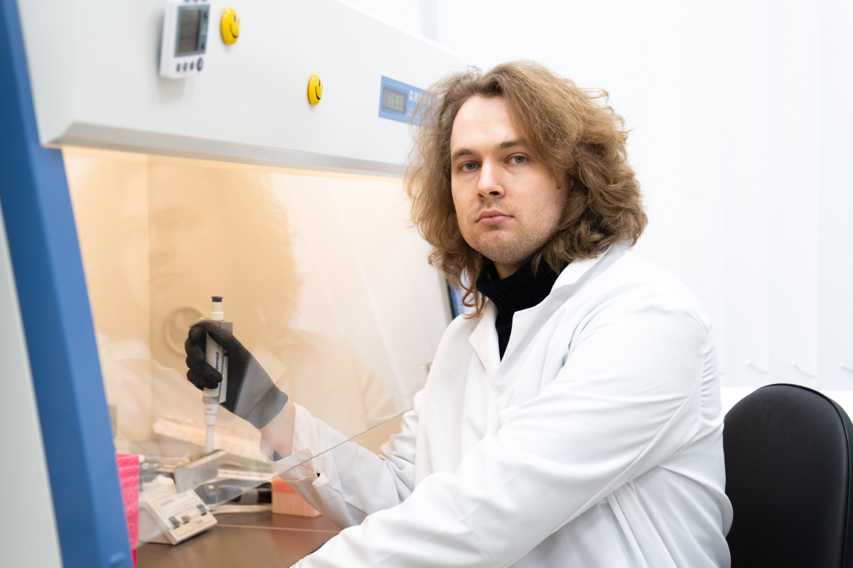 В Сеченовском Университете создали первые в мире системы доставки CRISPR для борьбы с гепатитом B