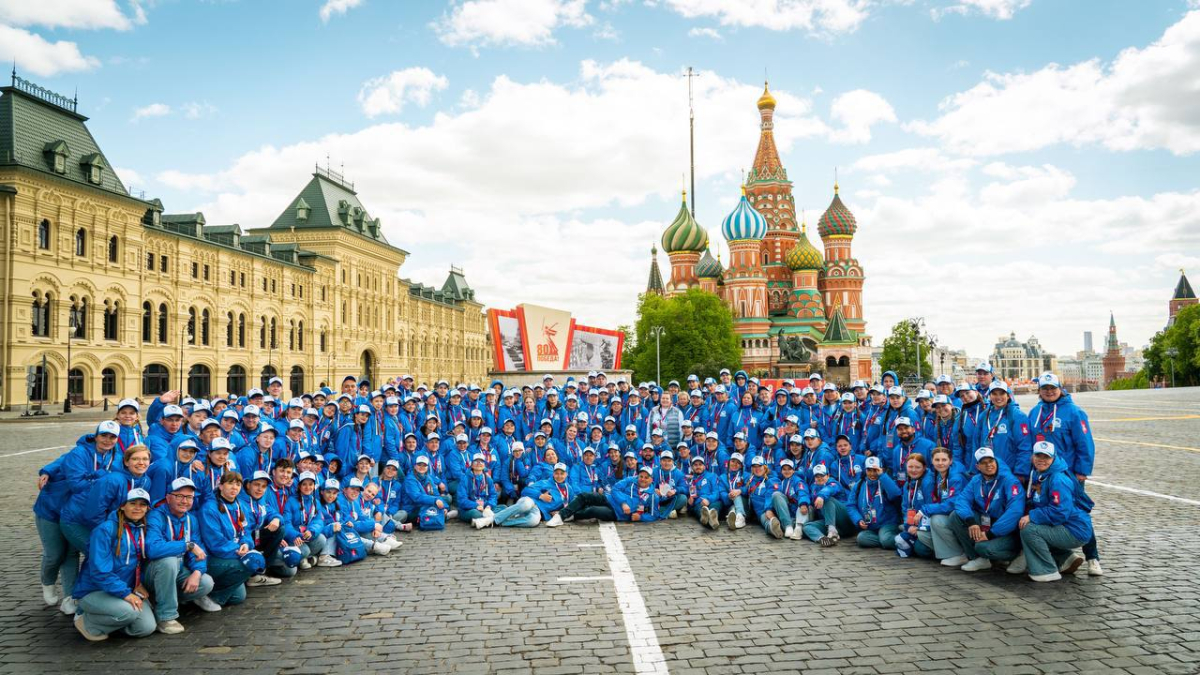 Люди с большим сердцем: в России отмечают День волонтера!